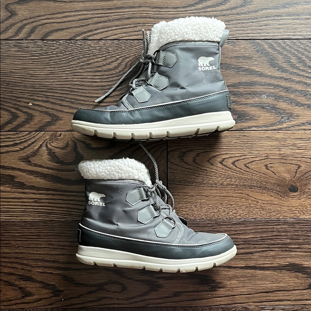 Sorel Gray and White Snow Boots